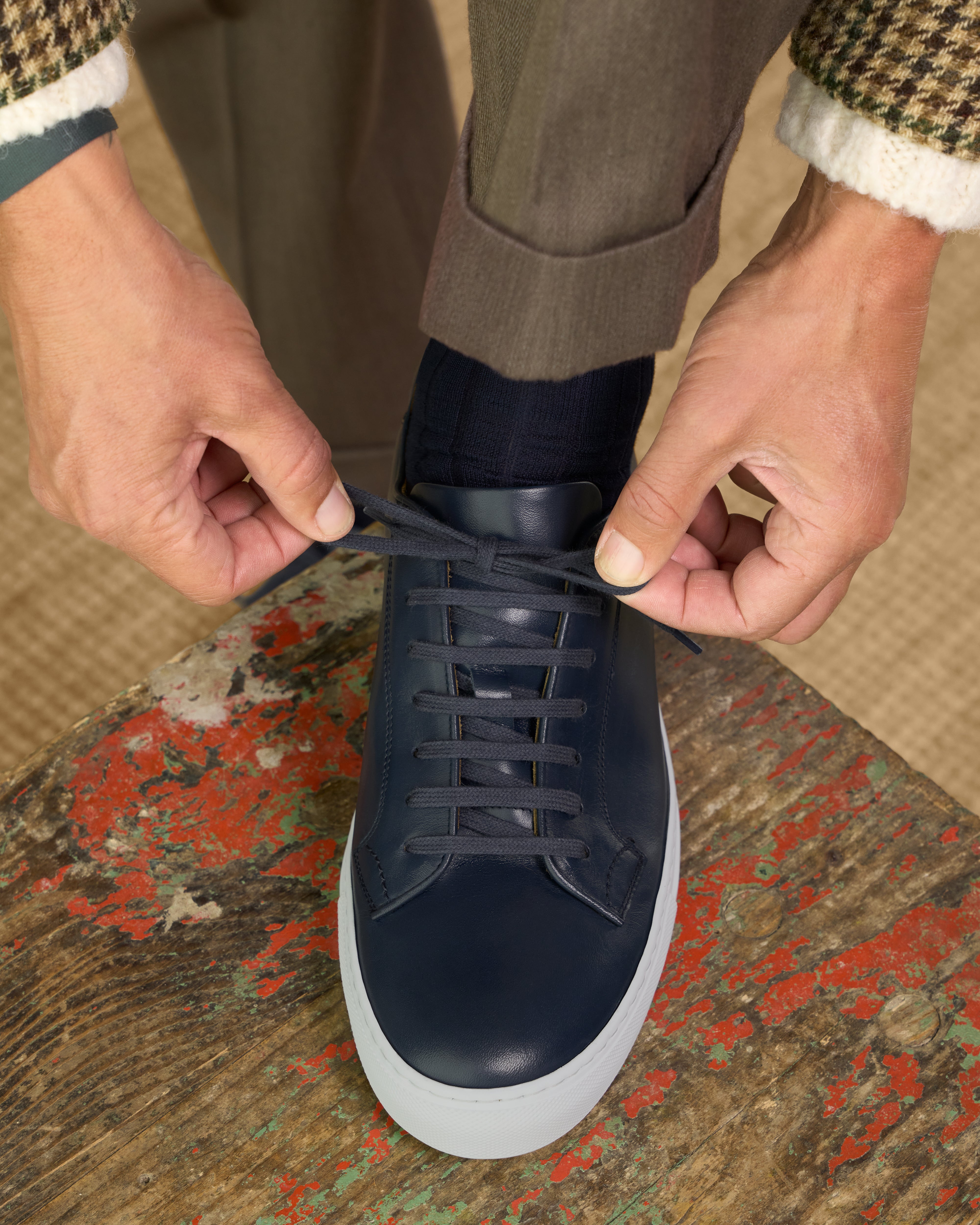 Men's blue leather sneakers