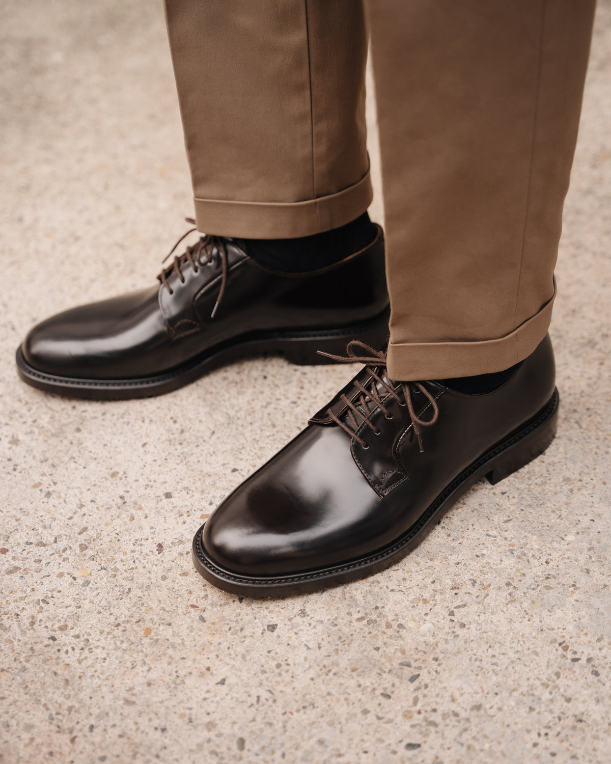 Men's classic brown leather Derby shoes