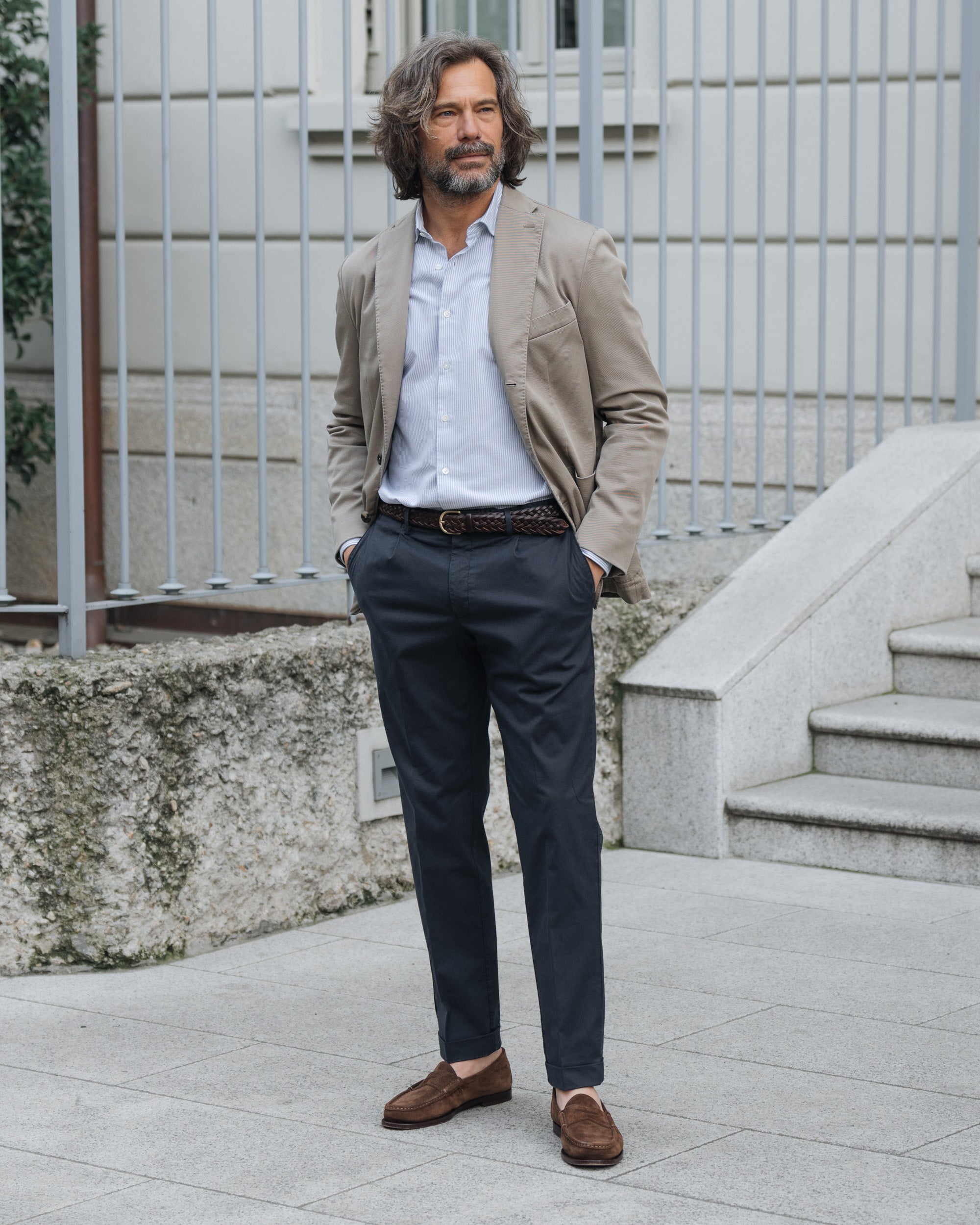 Men's blue summer pleated chinos, Made in Italy | Velasca