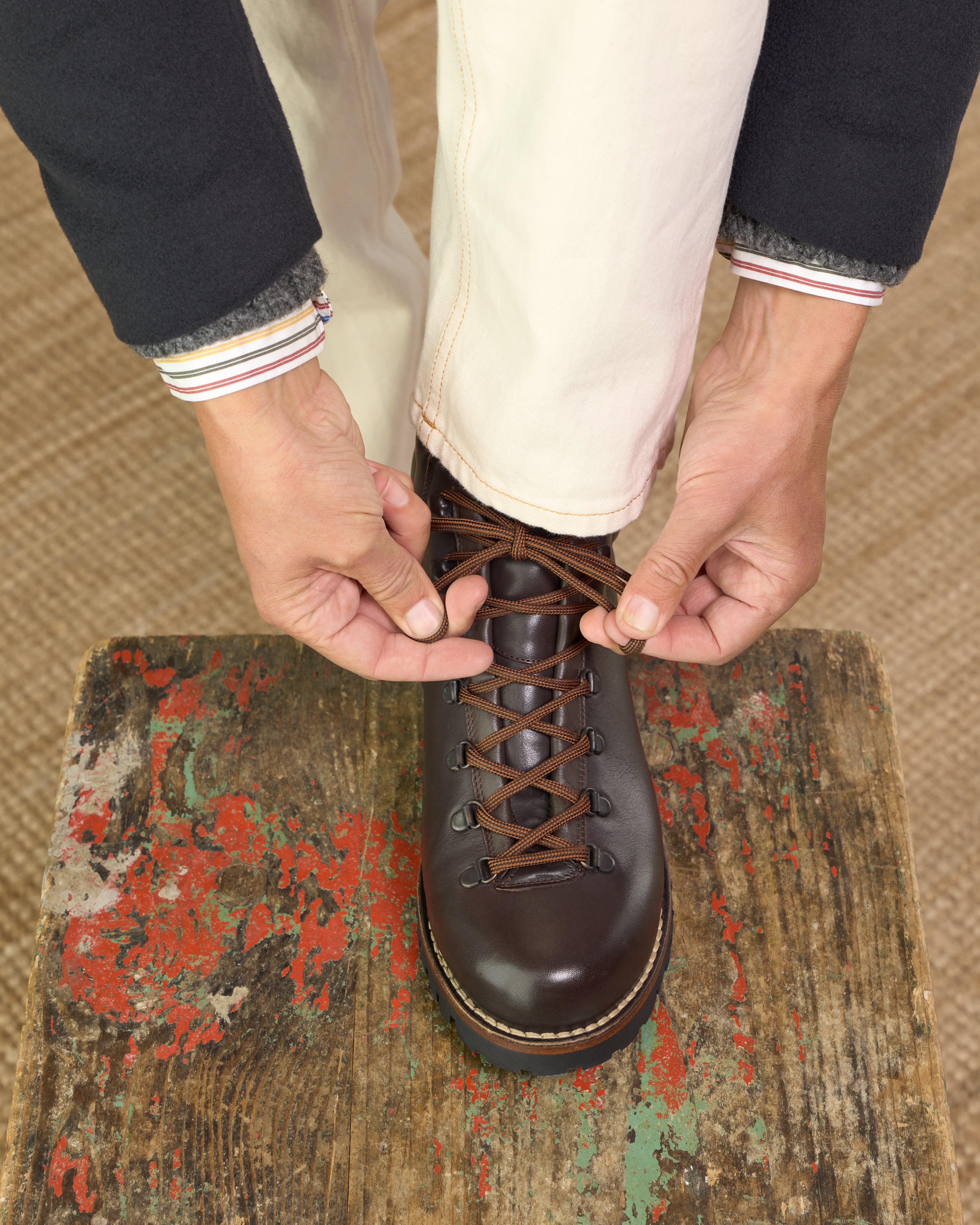 Men's Hiking Boots in dark brown leather