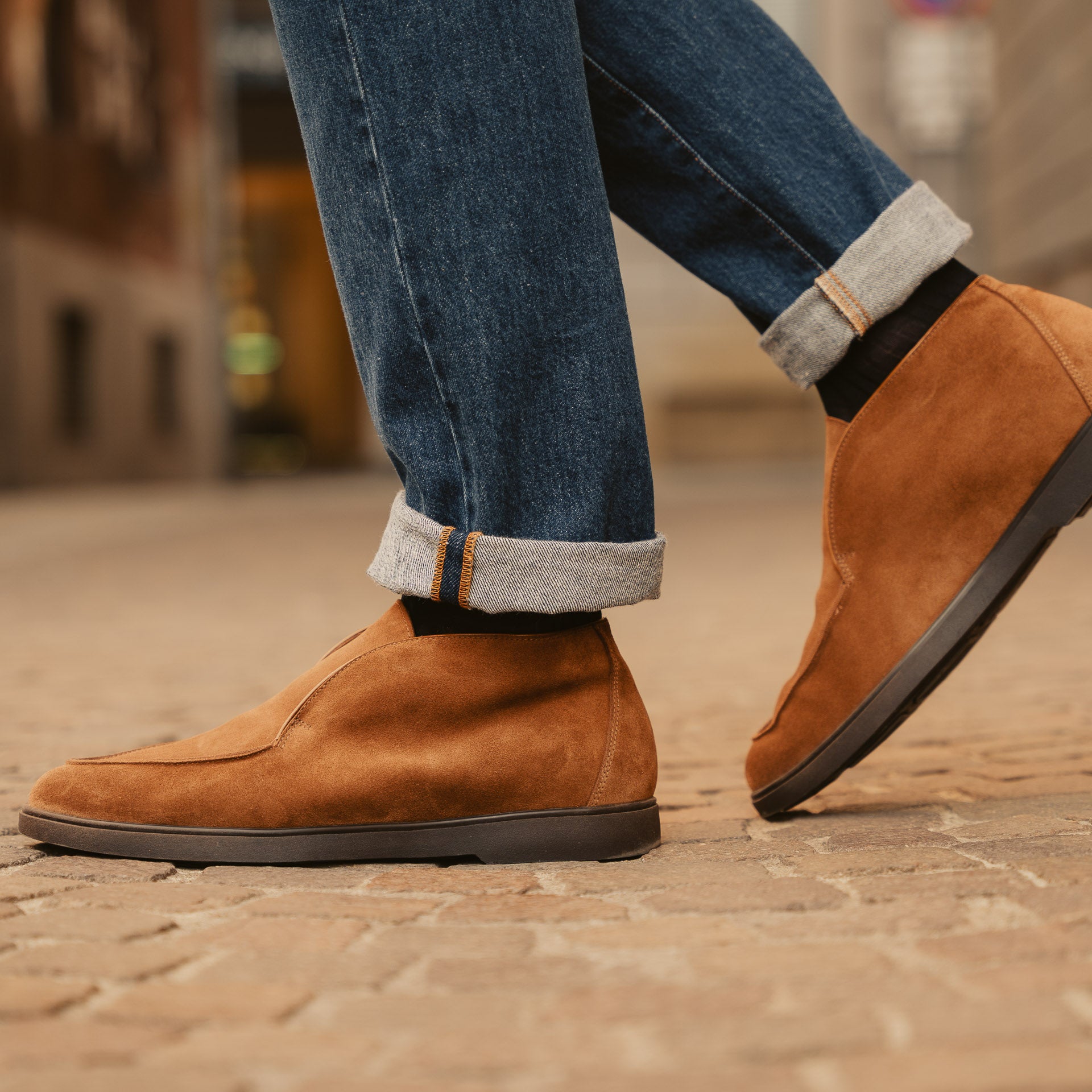 crosby moc-toe chukka boot tobacco suede Drake's Light Brown Roughout with Rub using premium suede uppers and hardy rubber crepe soles Drake's Brown Crosby Moc-Toe Chukka