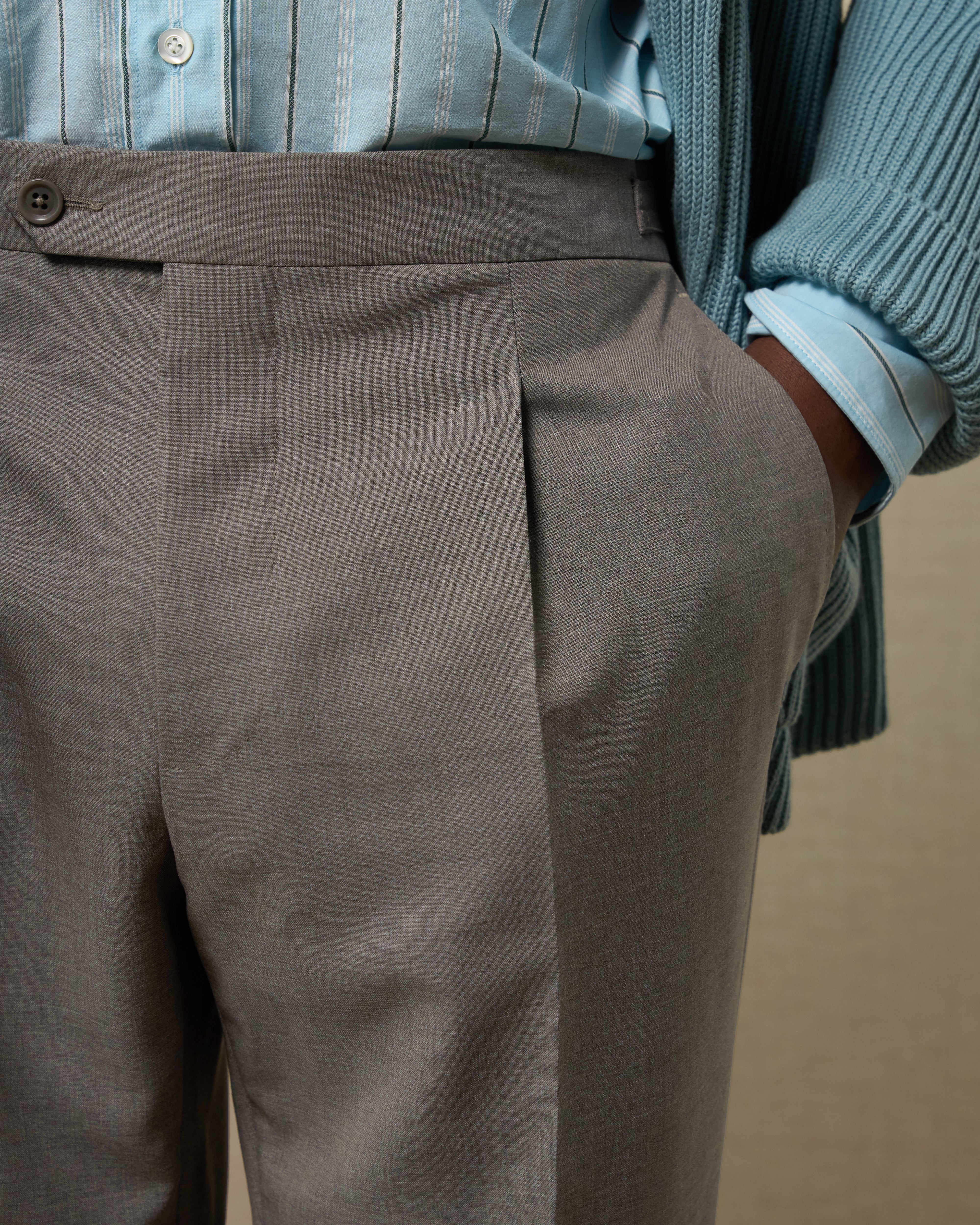 Men's classic grey tropical wool trousers | Velasca