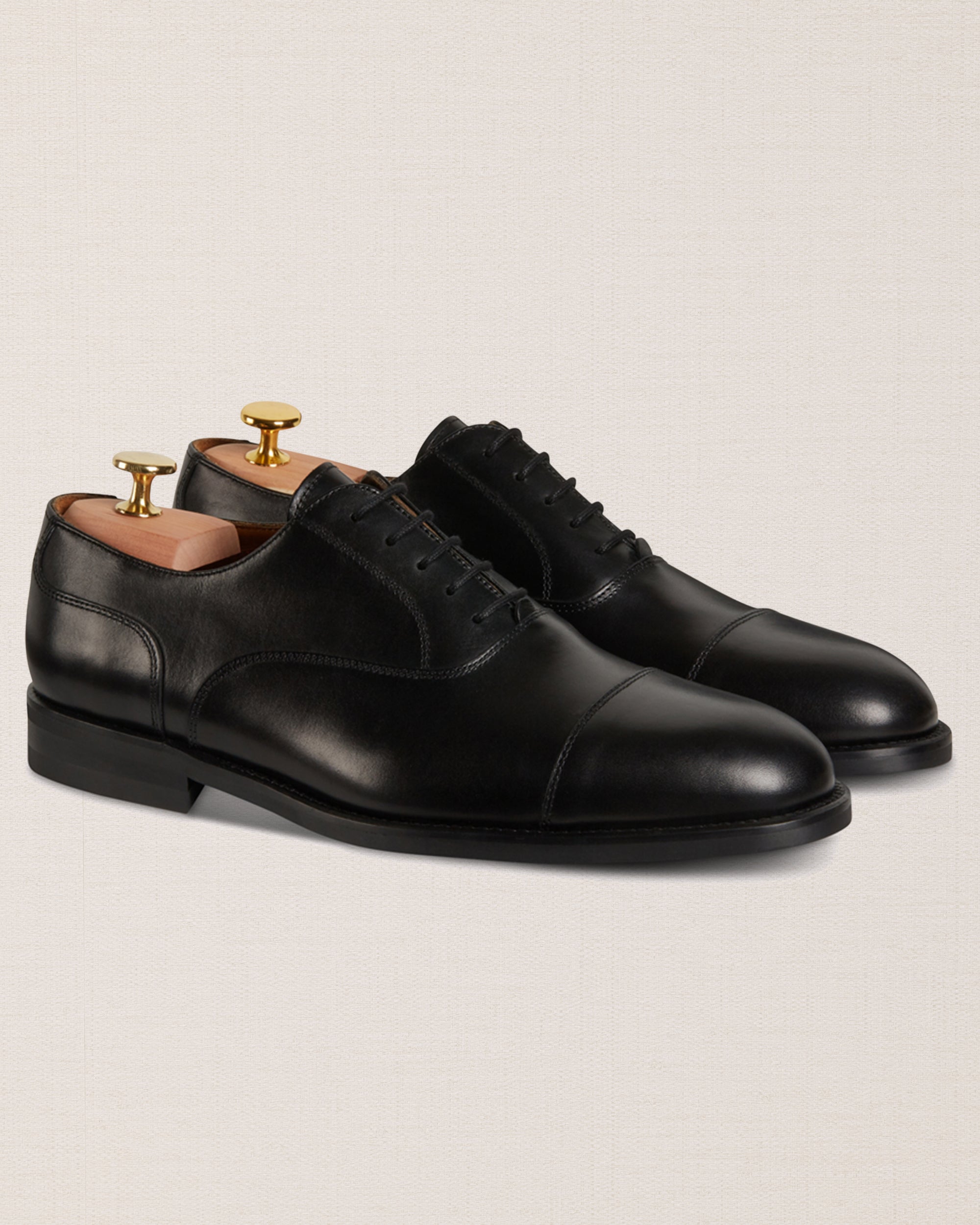 Men's black leather Oxford shoes