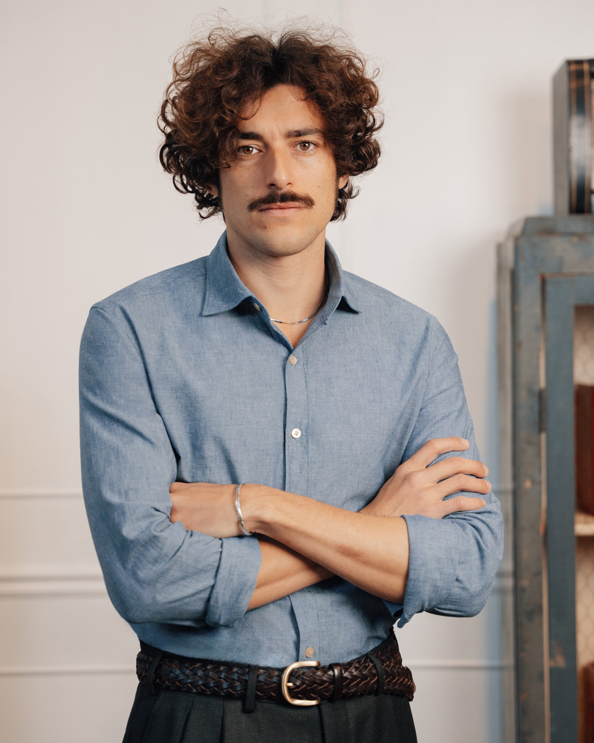 Men's chambray cotton shirt. Made in Italy | Velasca