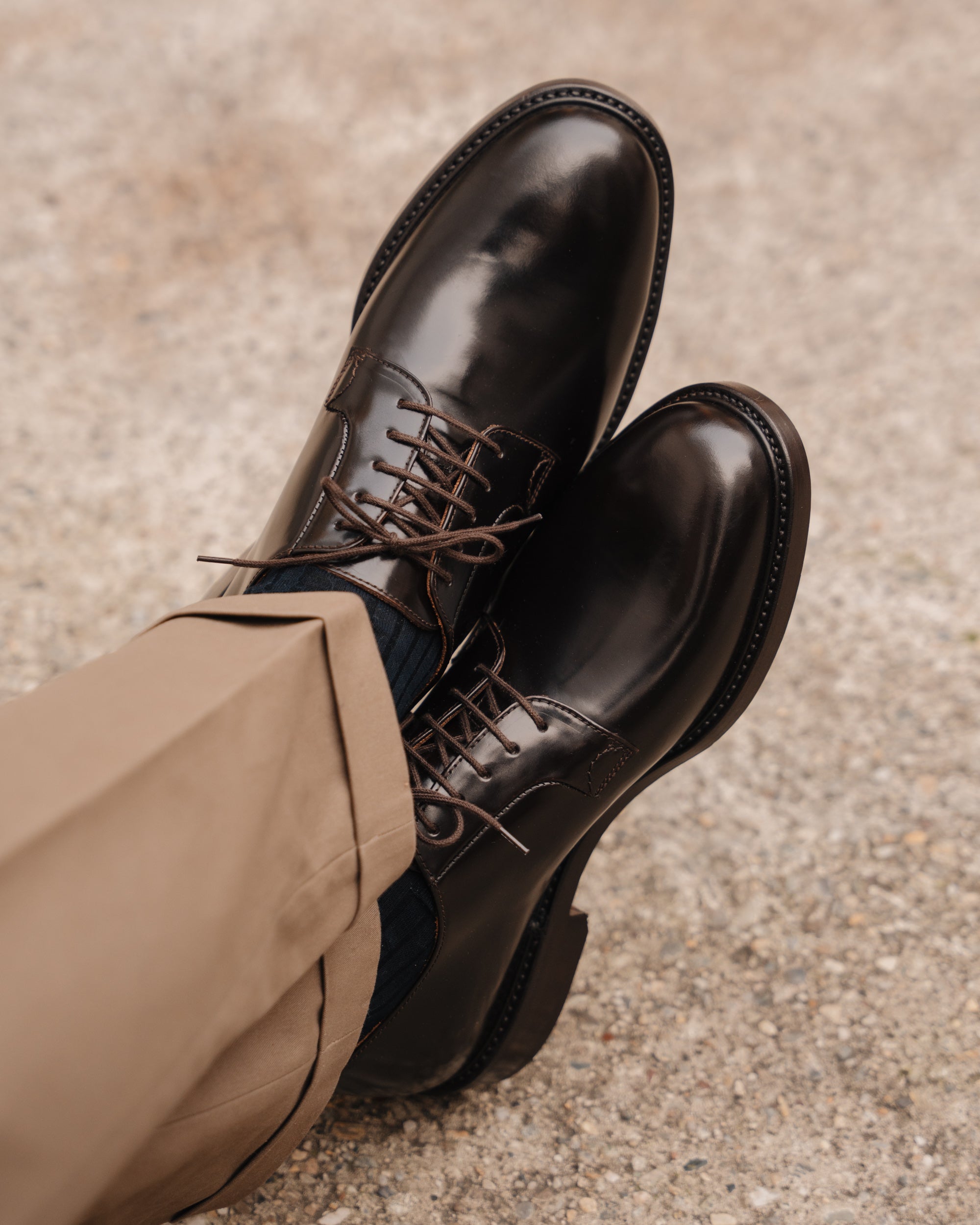 Men's classic brown leather Derby shoes | Velasca