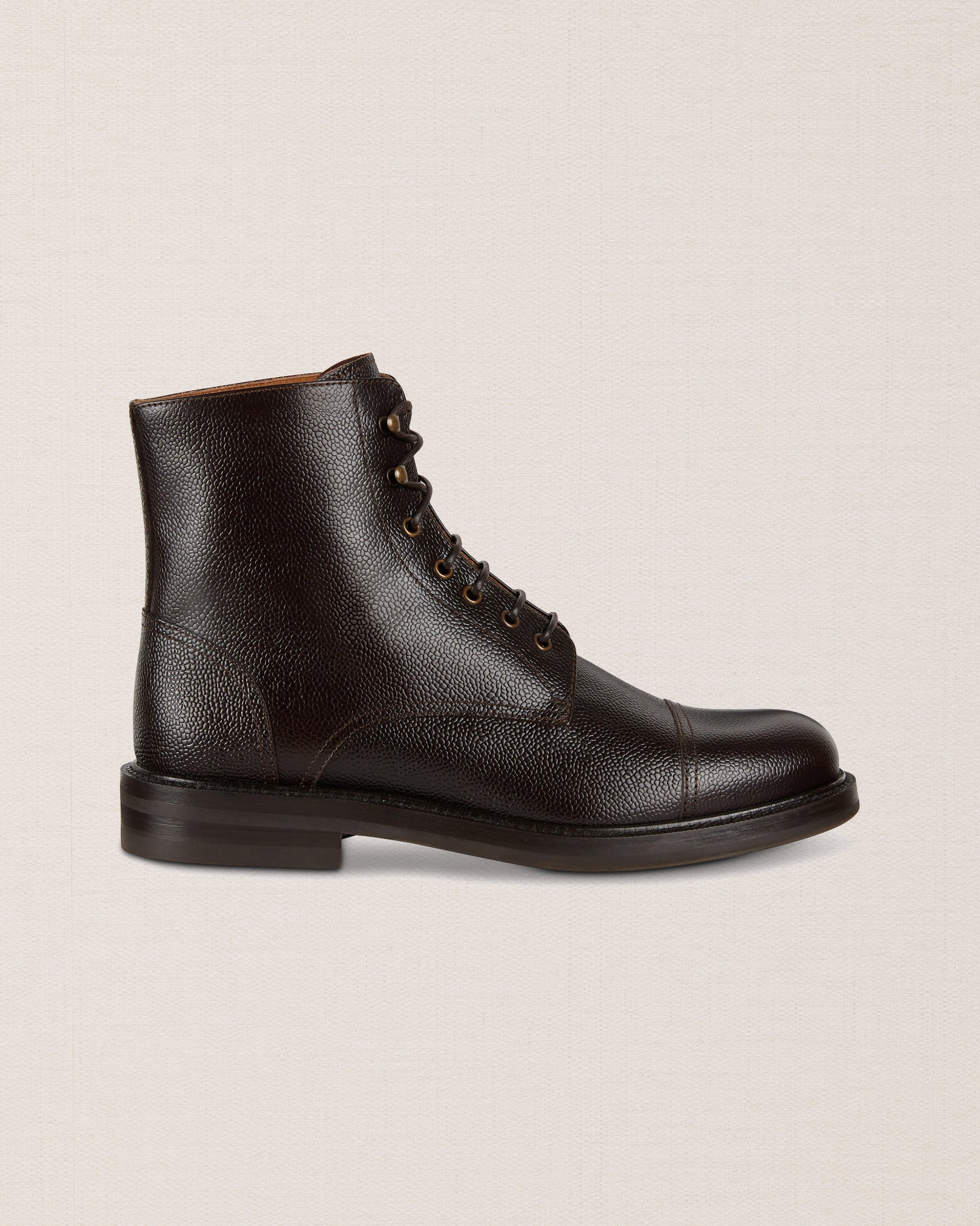 Black Chelsea ankle boot in hammered leather | Velasca