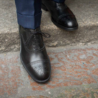 Men’s black leather Oxford shoes | Velasca